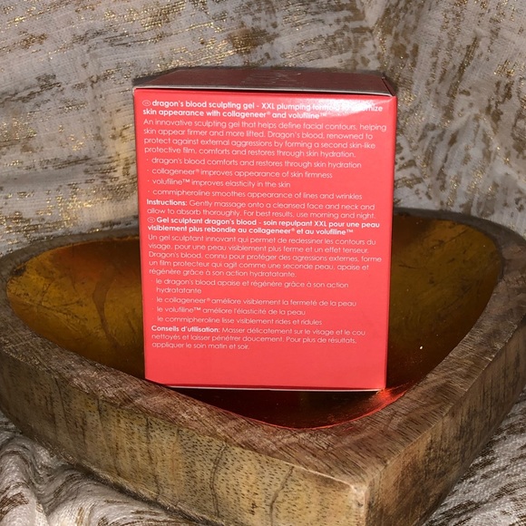 RODIAL Dragons Blood Sculpting Gel- Hydrate + Tone - Picture 6 of 7